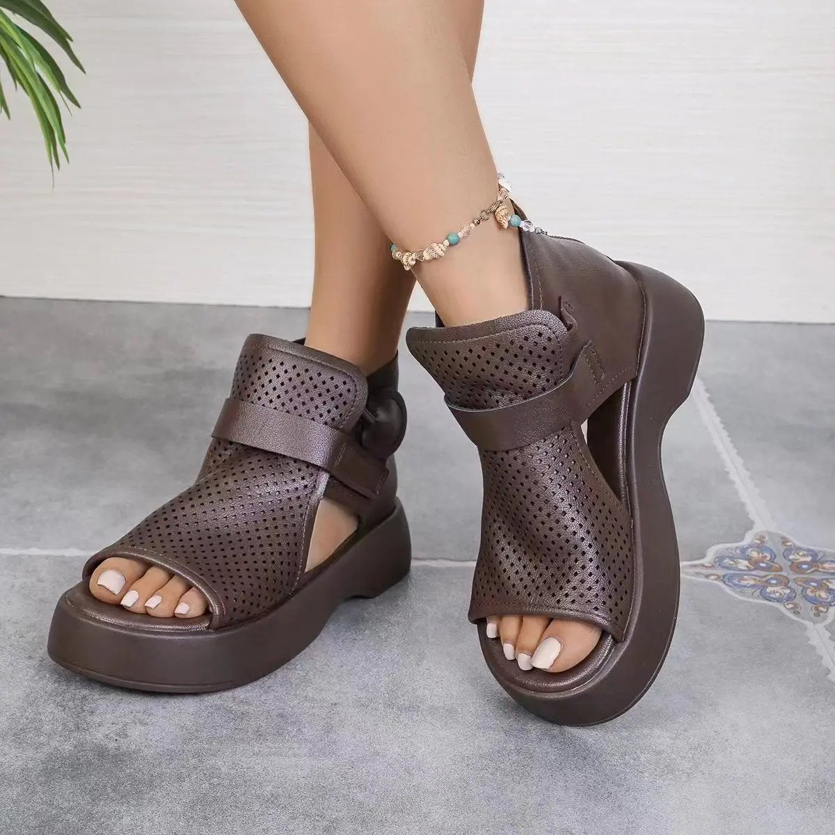 Evita Retro™ Summer fashion and soft sandals