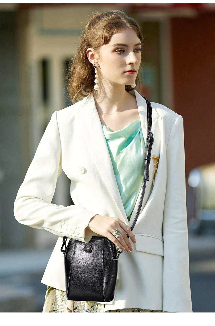 Sancha™ Small vintage style shoulder bag