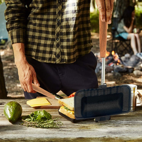 ToastMaster Duo™ Double-sided toast pan with non-stick coating