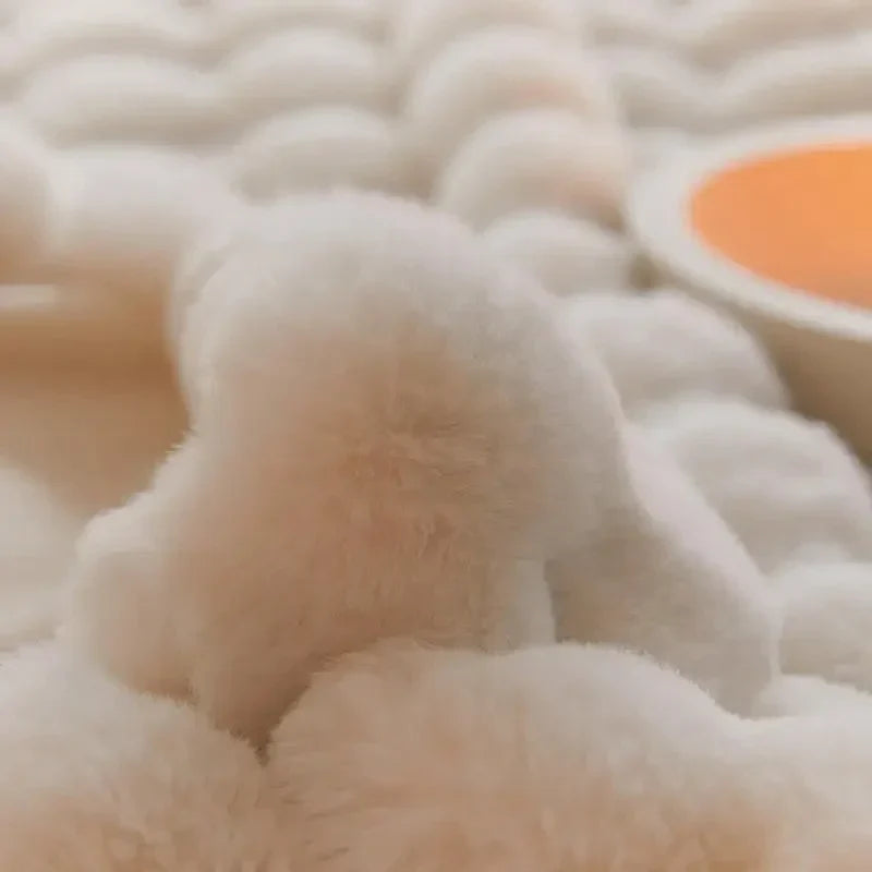 SnugNest™ Warm plush and soft blanket