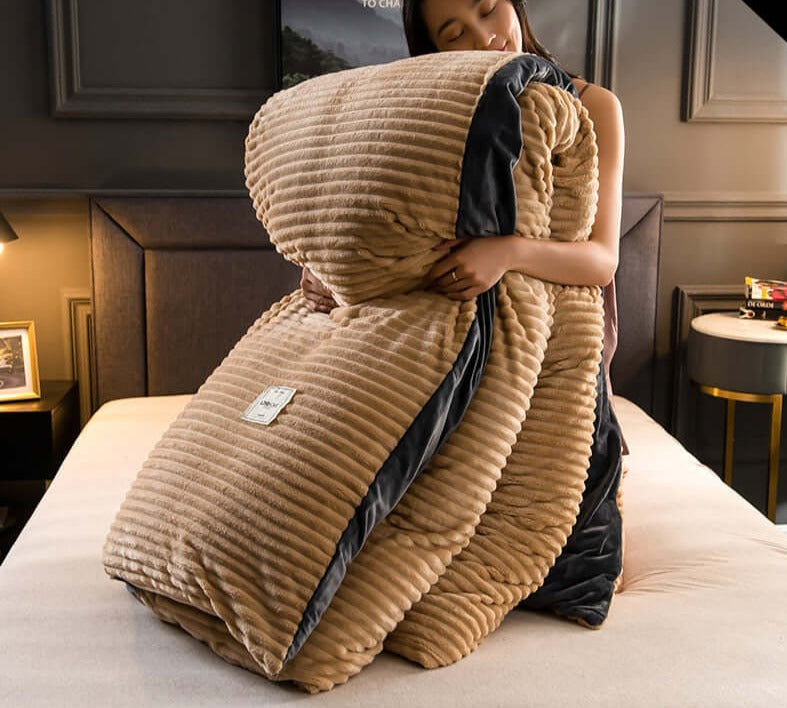 SnuggleLux™ Warm blanket