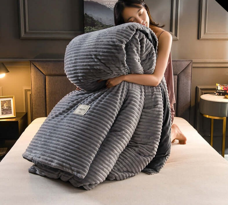 SnuggleLux™ Warm blanket