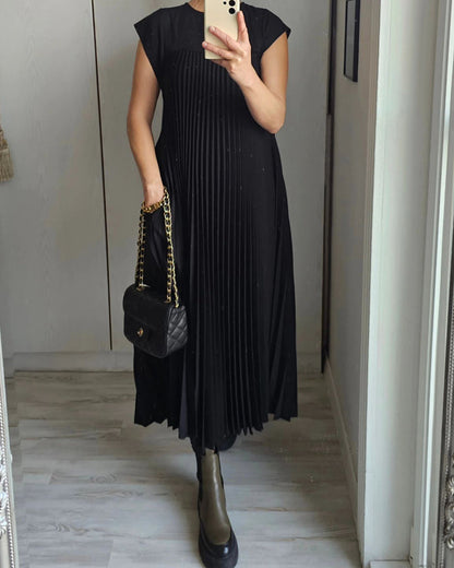 Bonita Escalera™ Pleated long sleeveless dress