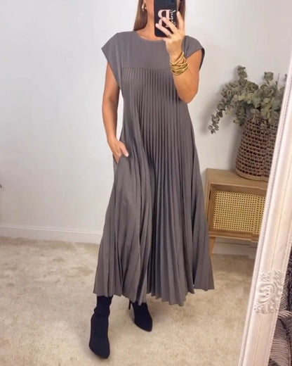 Bonita Escalera™ Pleated long sleeveless dress