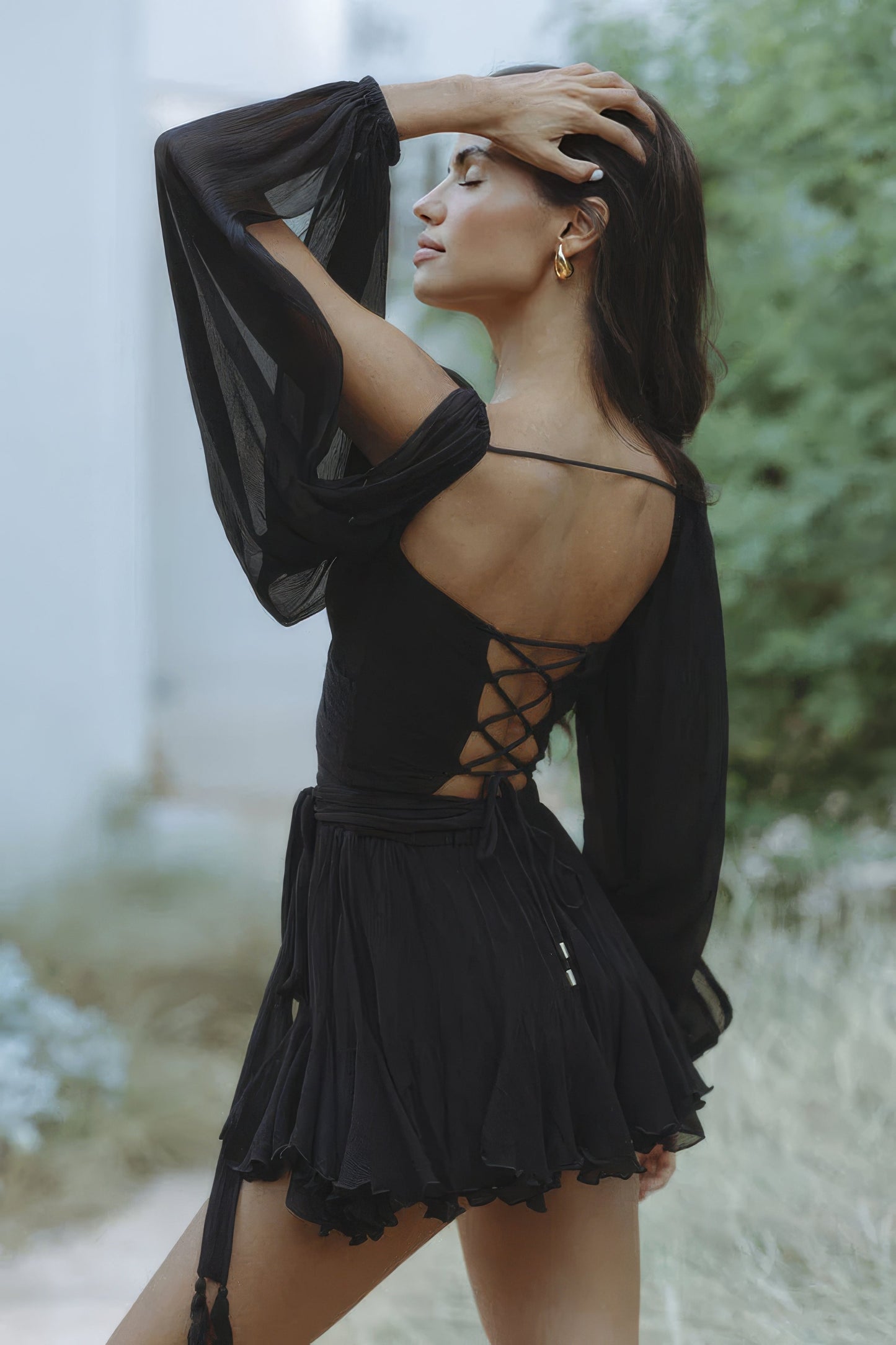 Alice Morrow™ Off-the-shoulder V-neck dress