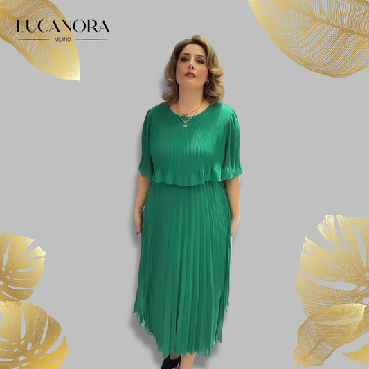 Amanda Hogan™ Elegant dress with half sleeves and round neckline