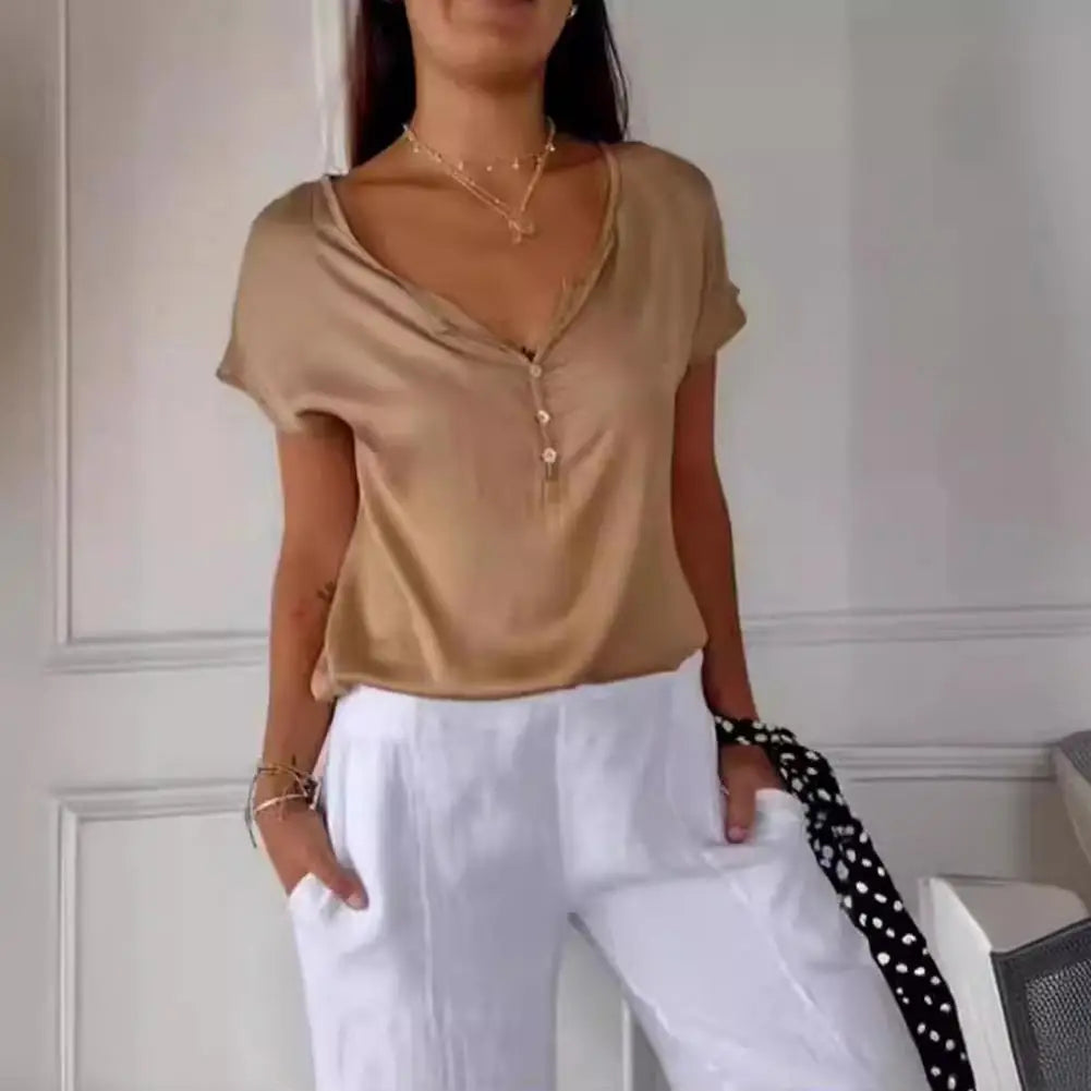 Enide™ Smooth short-sleeved V-neck T-shirt