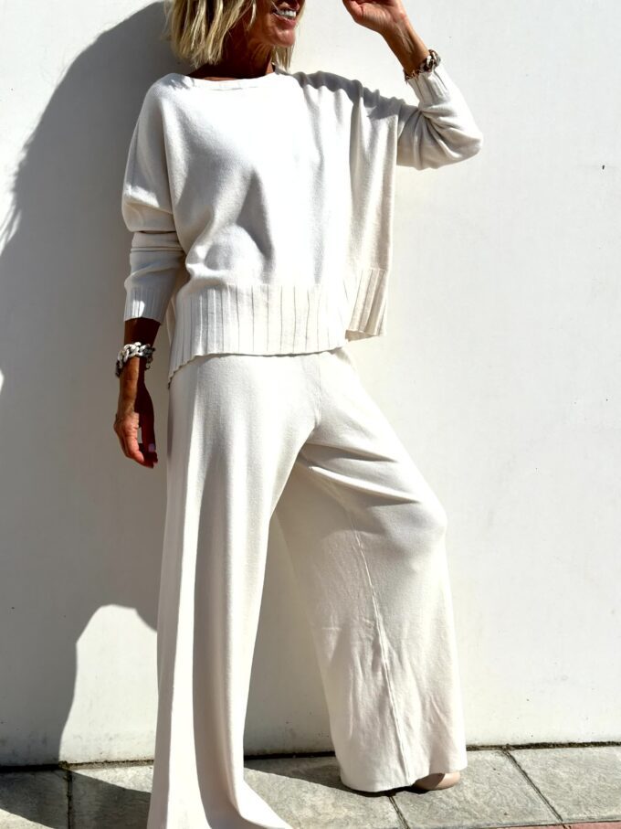 Erika Macari™ Casual Sweater Set