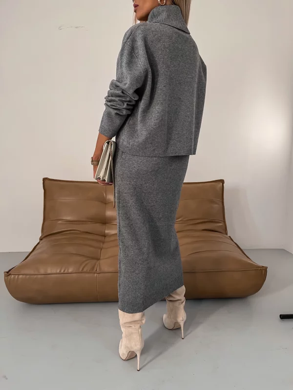 Flavia Lauletta™ Elegant sweater and skirt set