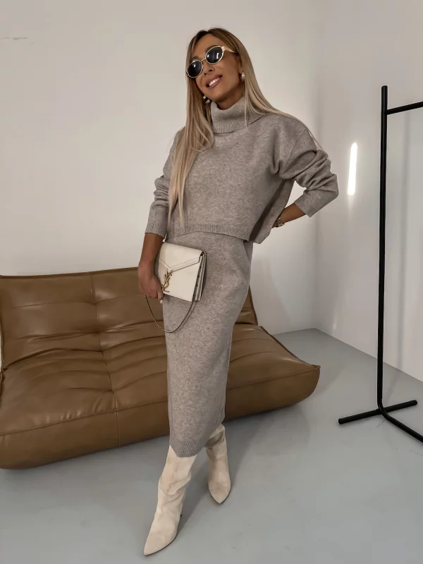 Flavia Lauletta™ Elegant sweater and skirt set