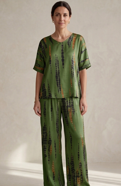 Greta Mancini™ Elegant Satin Crew Neck Set