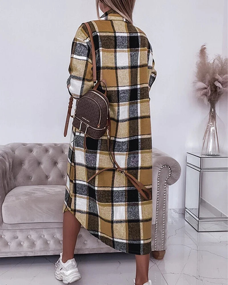 Karine Baschet™️  Checked coat, fastened with buttons and pockets