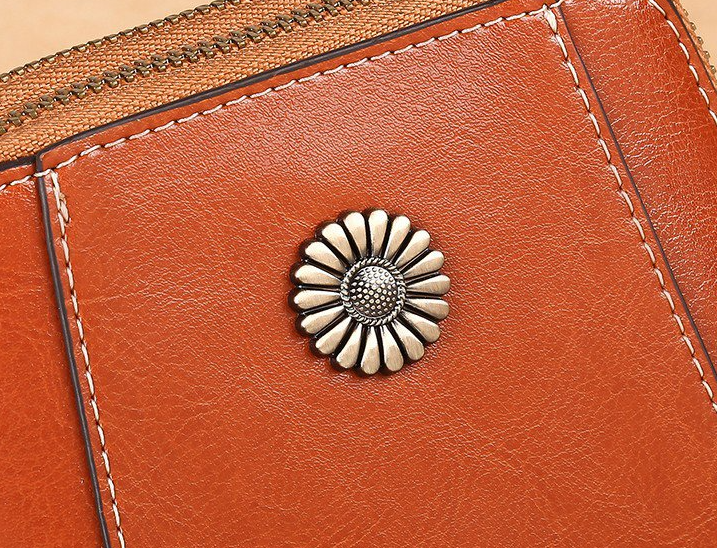 Sancha™ Small vintage style shoulder bag