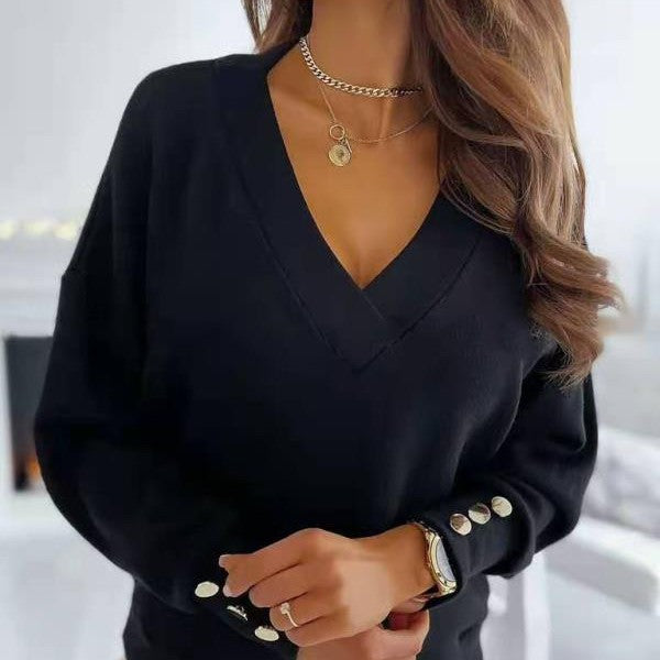 Chloé Rey™ V-neck sweater, fastened with gold buttons