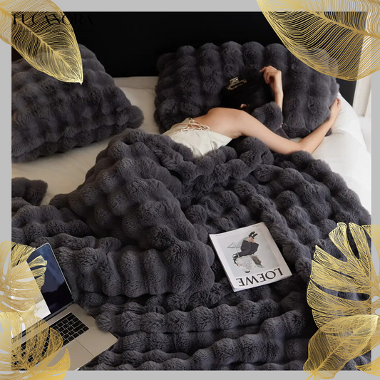 SnugNest™ Warm plush and soft blanket