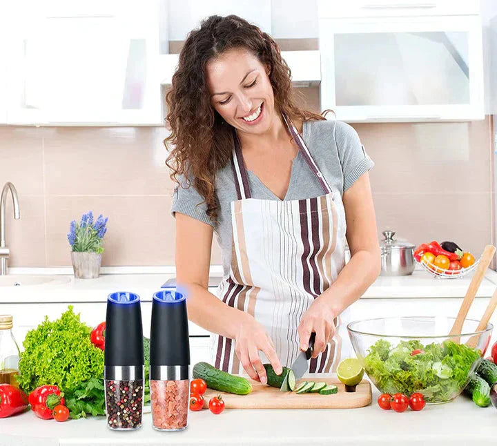 SpiceSage™ Automatic salt and pepper mills