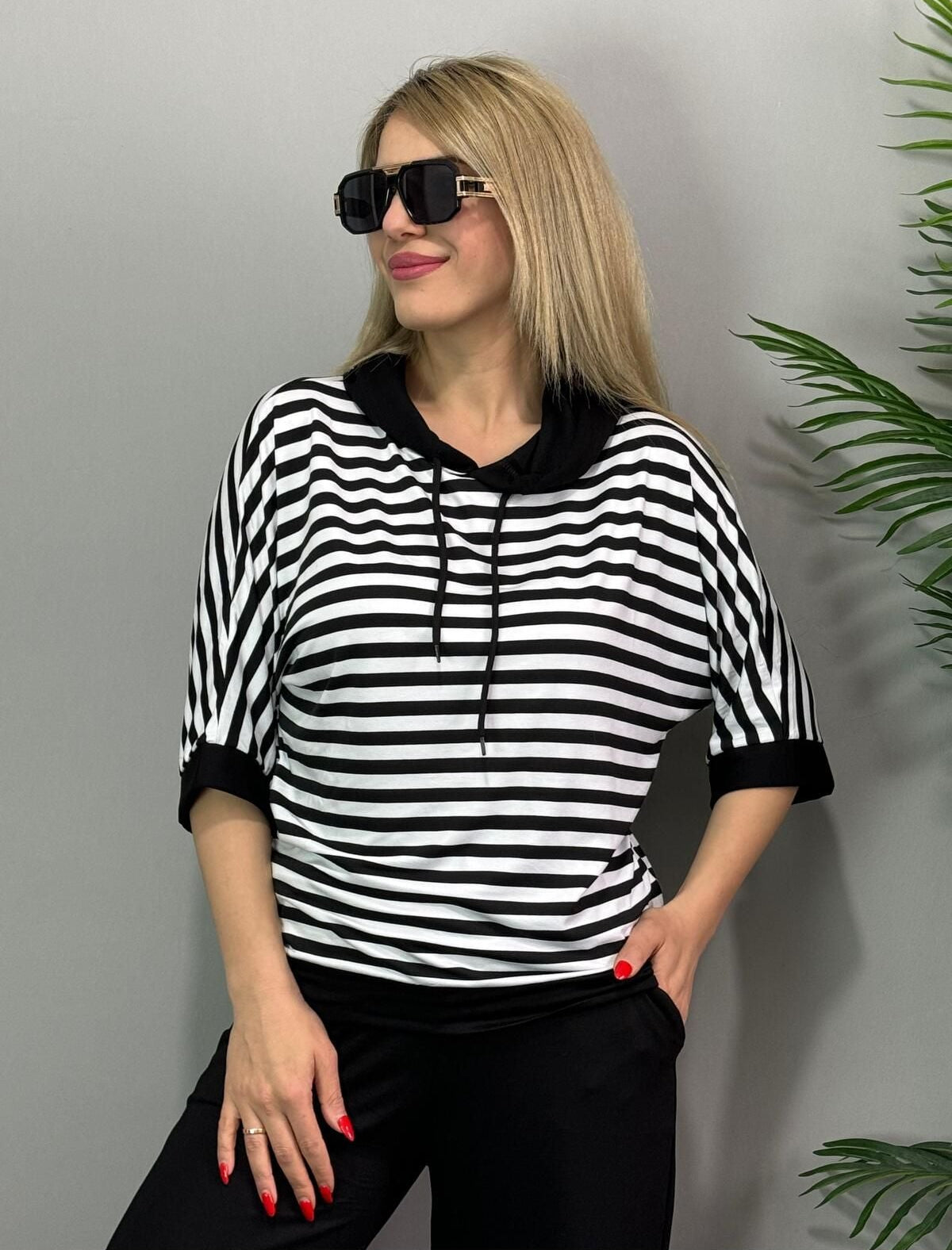 Valeria Mosco™ Women's set consisting of a top and striped trousers