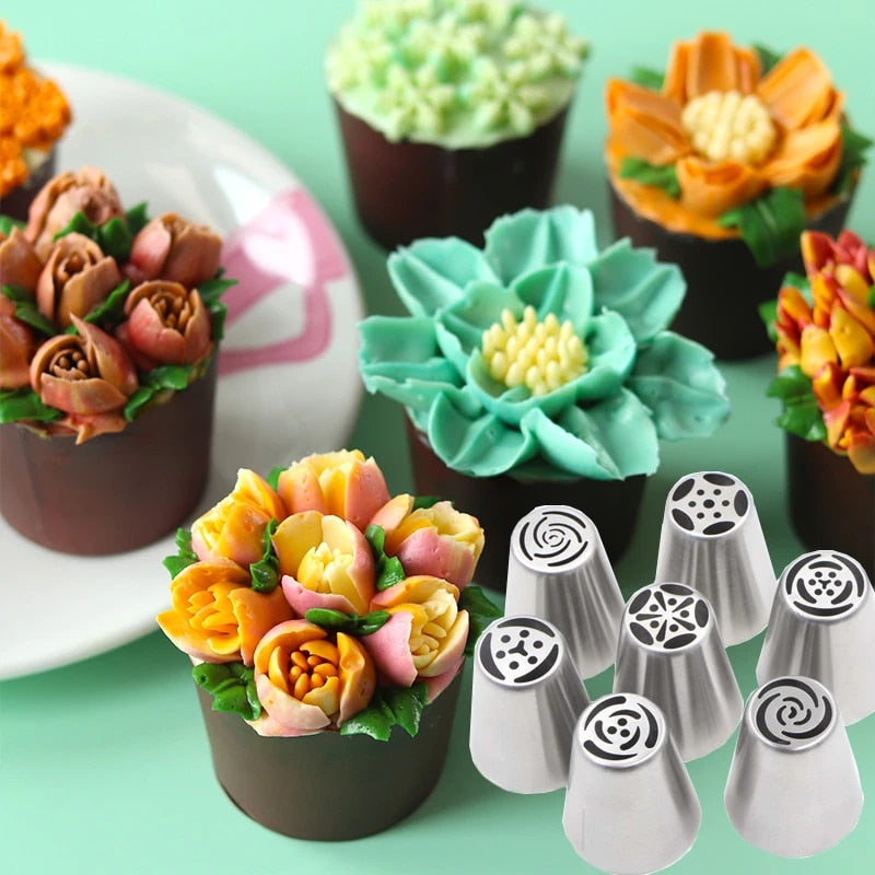BakeSuppliez™️ A set of flower-shaped cake decorating tips