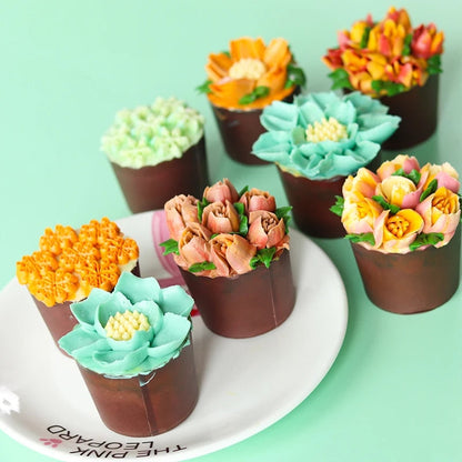 BakeSuppliez™️ A set of flower-shaped cake decorating tips