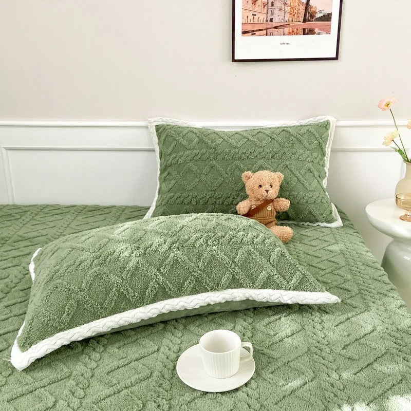 ComfortAura Pro™ Velvet flannel bedding