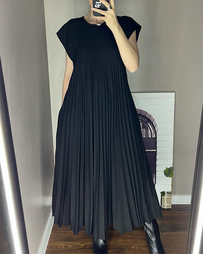 Bonita Escalera™ Pleated long sleeveless dress
