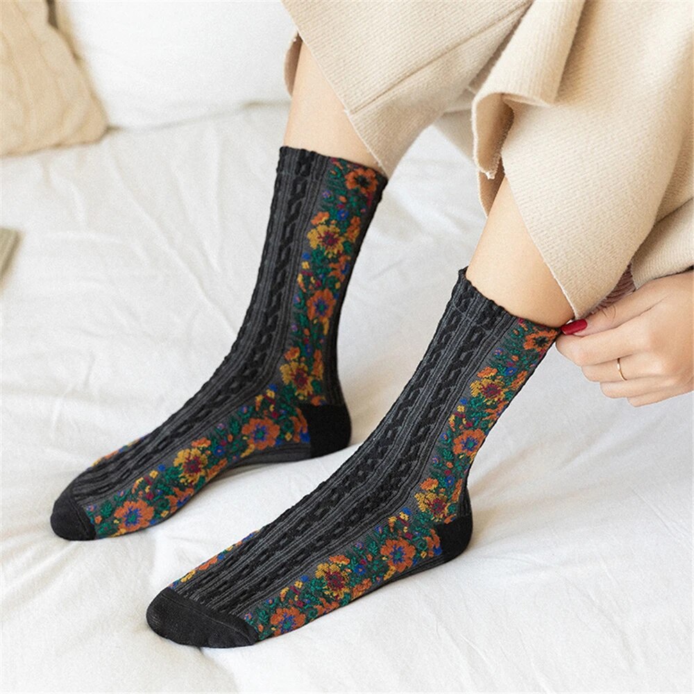 Vimoda™️ Vintage style socks with embroidered flowers