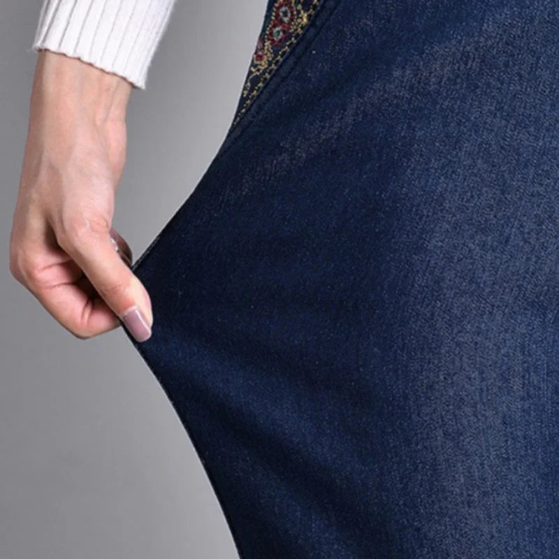 FlexiFit™ Comfortable Women's Jeans with Pockets