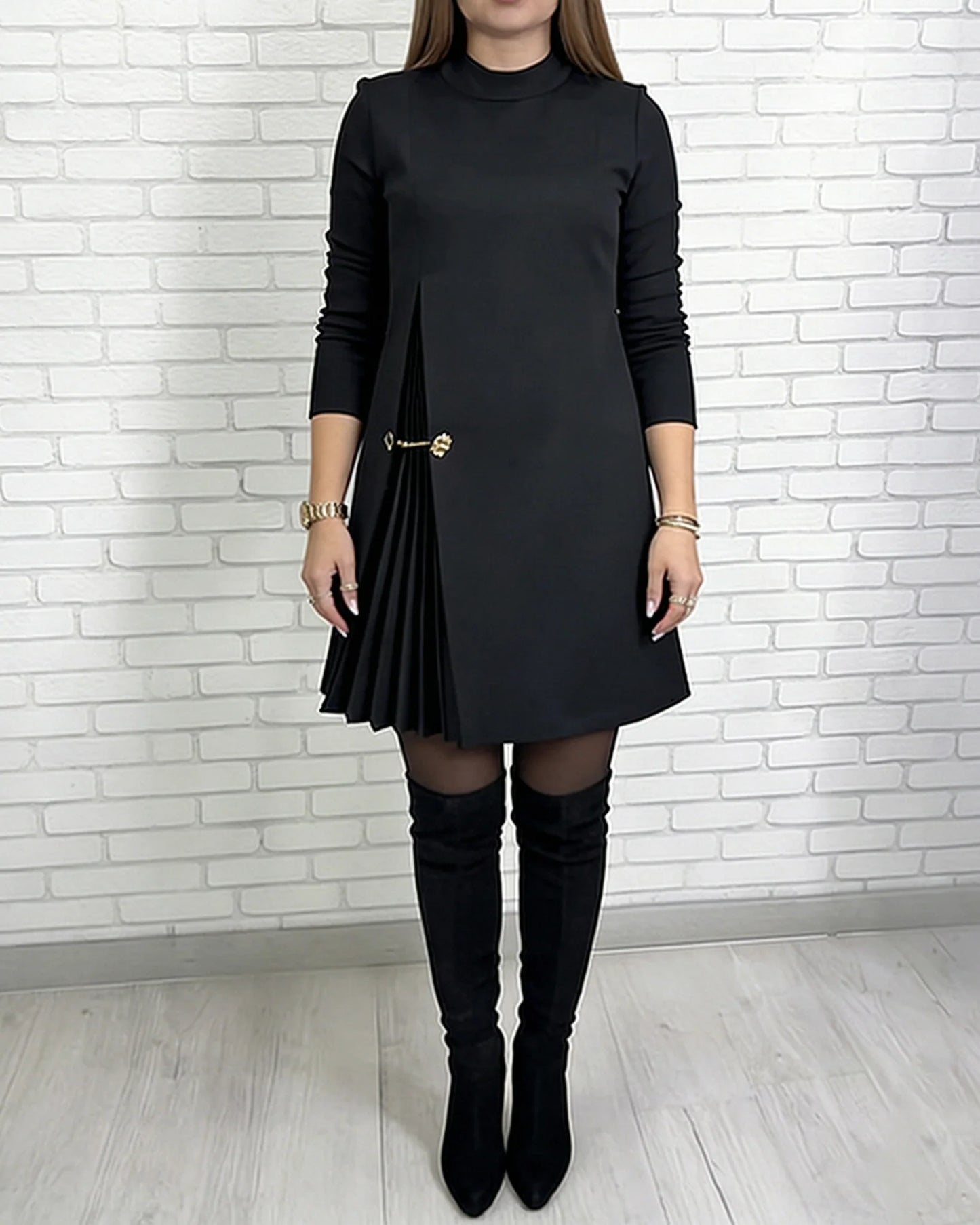 Giada Fiorini Elegant Lightweight Spring Dress - side profile view of the dress