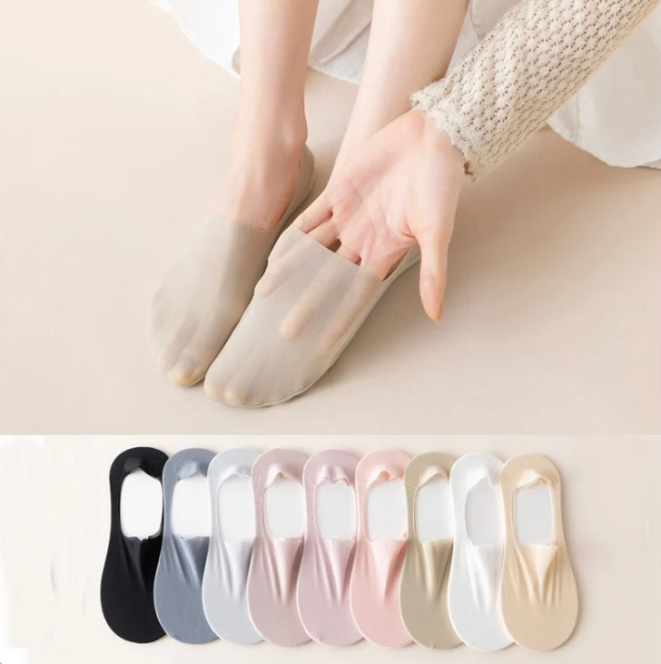 Silk Serene™ Transparent anti-slip socks