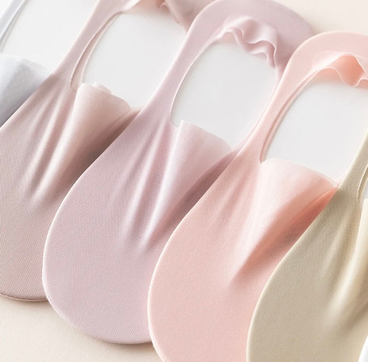Silk Serene™ Transparent anti-slip socks