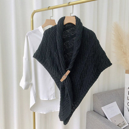 Juliet Moreau™ Triangle knit scarf with leather closure