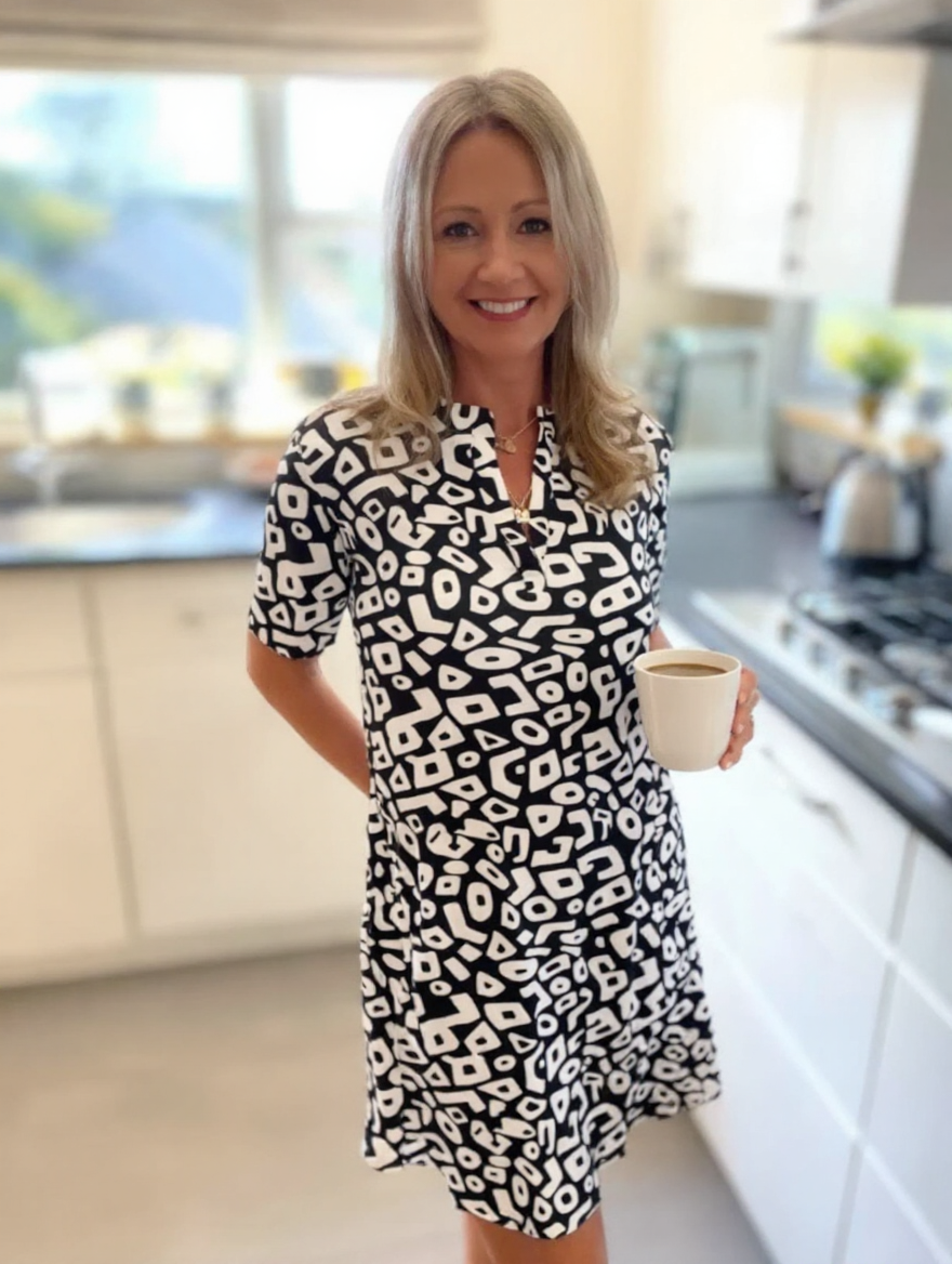 Liliana Cenci™ Breezy Print V-Neck Casual Dress