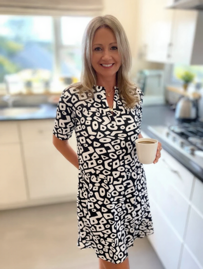 Liliana Cenci™ Breezy Print V-Neck Casual Dress