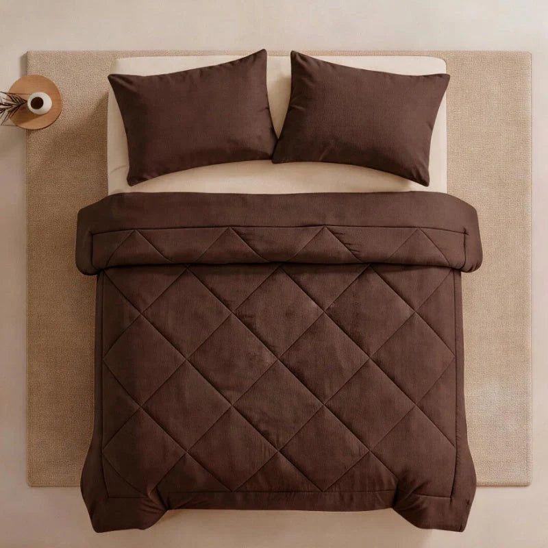 Lumvella™ Elegant 3-Piece Comforter Set with Breathable Shams