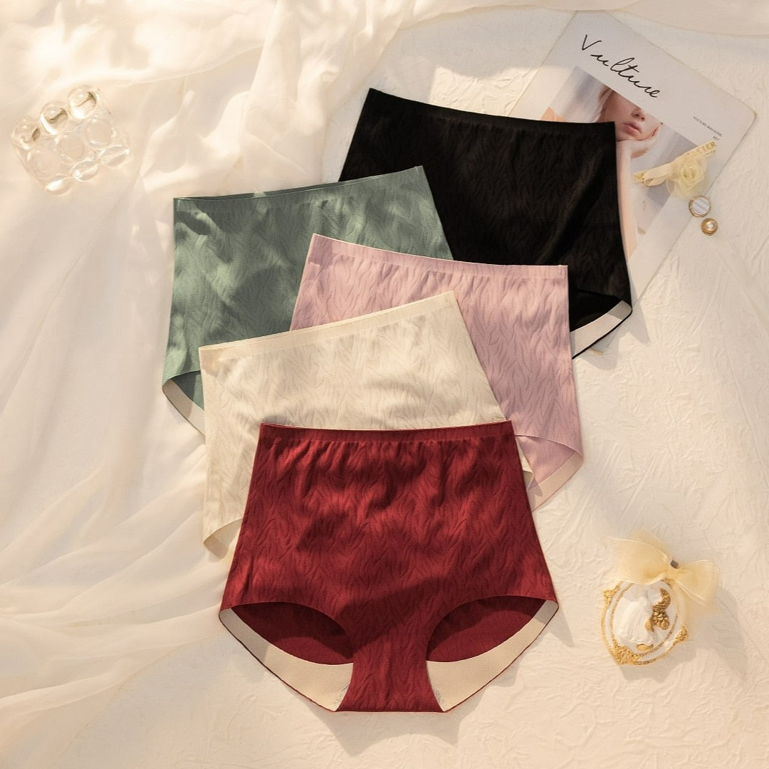 BottomUp™  Seamless high-waist panties that lift the buttocks