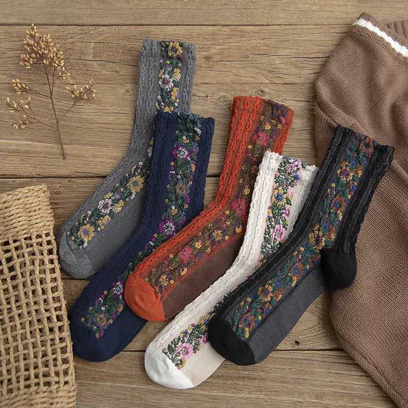 Vimoda™️ Vintage style socks with embroidered flowers