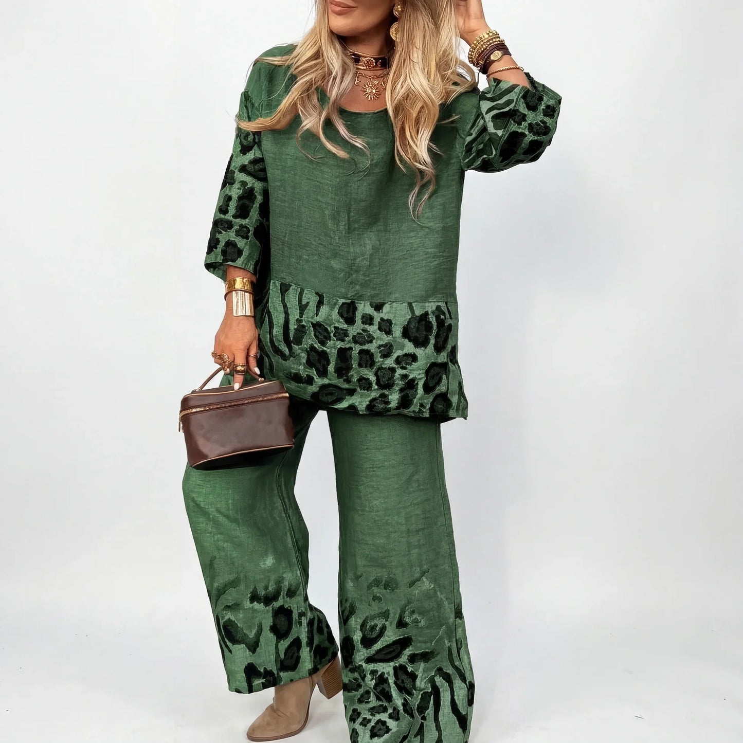 Tania Vassalli™ Elegant Leopard Suit for Special Occasions