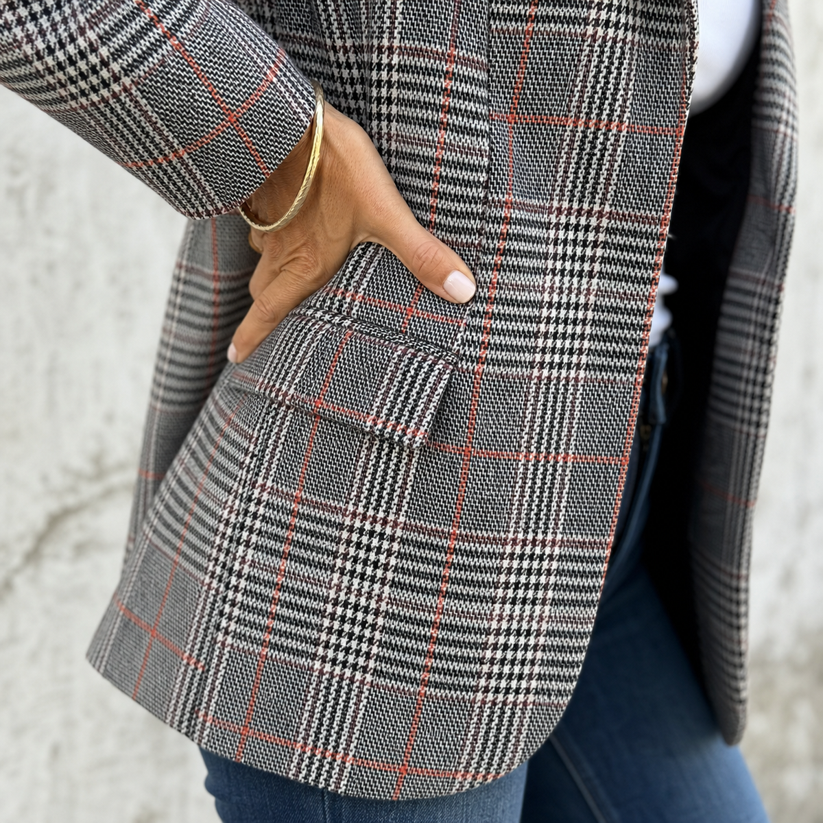 Ursola Bollani™ Tailored Plaid Blazer for Effortless Layering